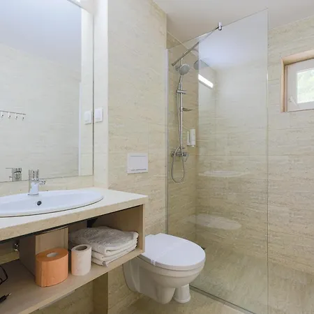 Pensiunea Petra- Clisura Dunarii Guest house *