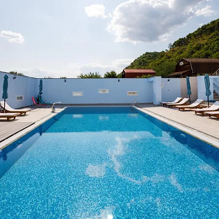Pensiunea Petra- Clisura Dunarii Guest house *